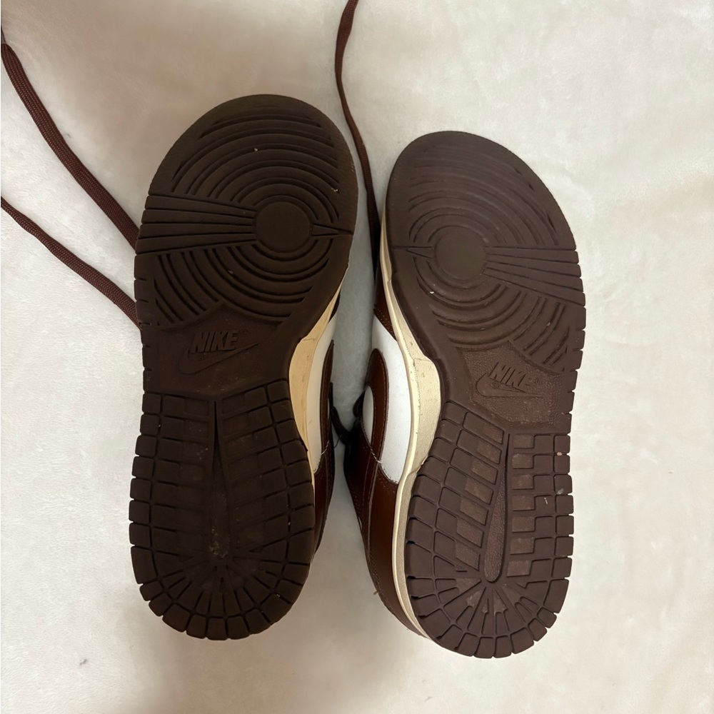 Nike Women’s  Brown and White Sneakers - Picture 5 of 5
